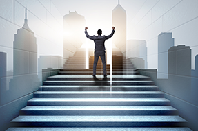 凯发k8官网国际王震：“T”字型人才紧缺，人才布局要两条腿走路